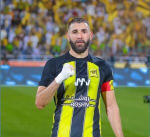 كريم بنزيما لاعب الاتحاد السعودي 