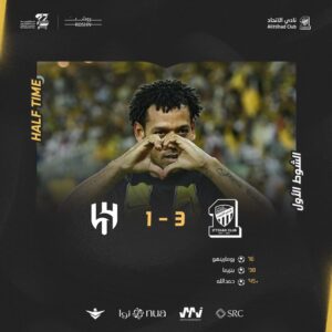 شوط أول مثير.. الاتحاد يتقدم على الهلال في الدوري السعودي